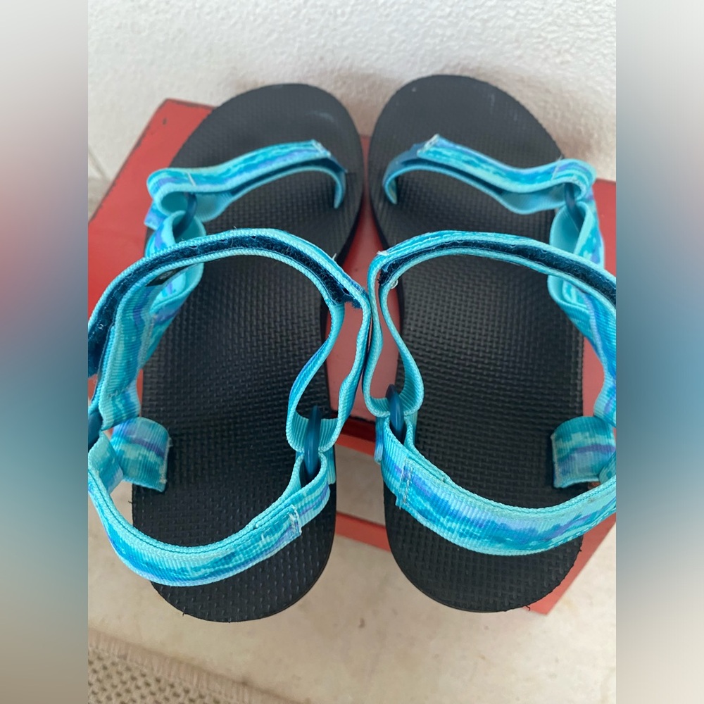 Teva Blue Tie-Dye Sandals Women’s Size 9 - Picture 5 of 8